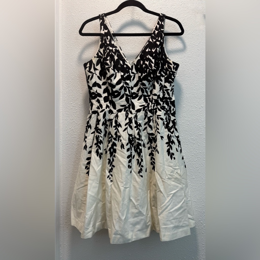 Lauren Ralph Lauren Black/White Floral Vines Sleeveless Fit & Flare Dress Sz(10P